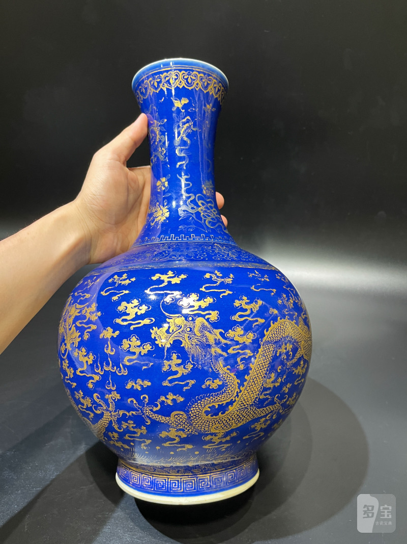 清光绪 霁蓝釉描金龙纹赏瓶 - 图3